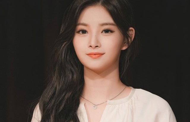 EVERGLOW 왕이런