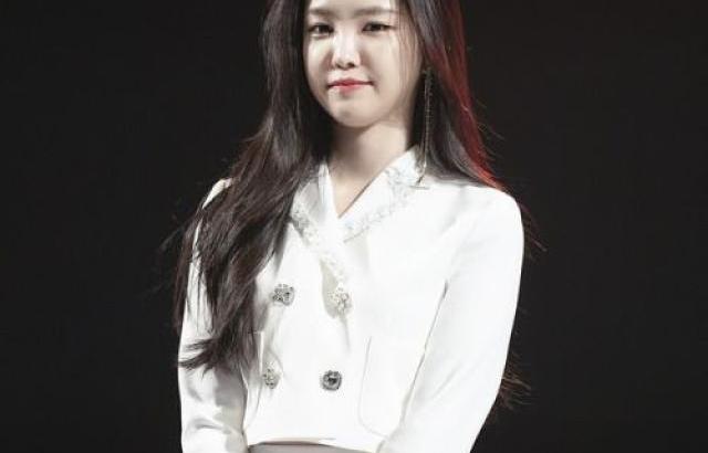 손나은