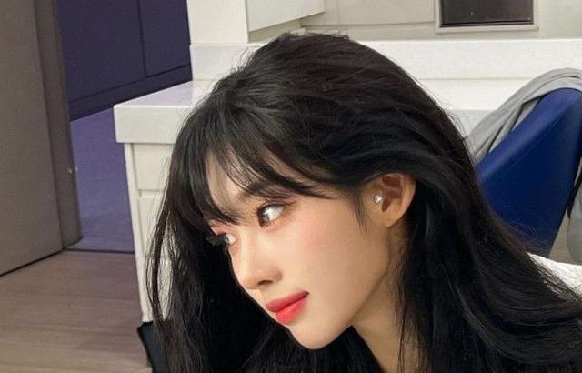 EVERGLOW SIHYEON