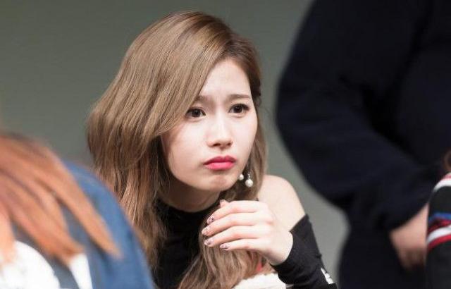 트와이스 사나