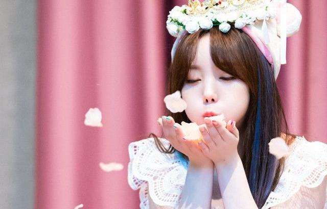 러블리즈 모닝케이 김지연