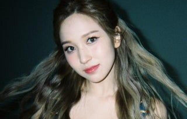 모모, 미나 사진