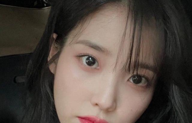 아이유 인스타_셀카