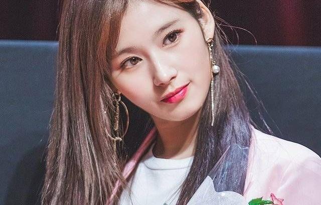 트와이스 사나