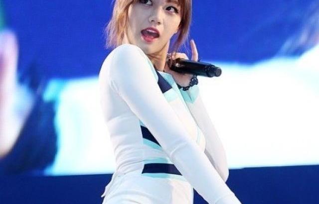 한 마리 말 같던 허벅지 혜리