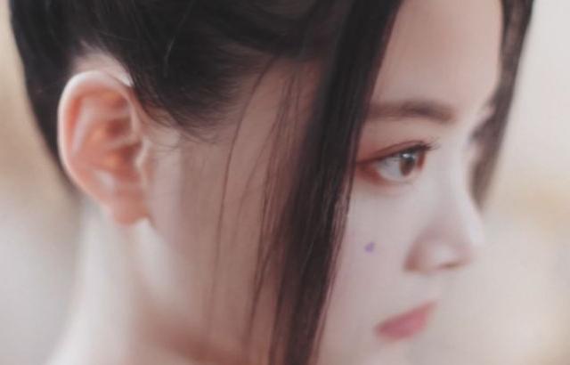 LE-SSERAFIM Yunjin