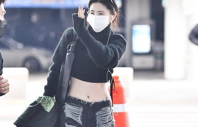 한소희 공항패션