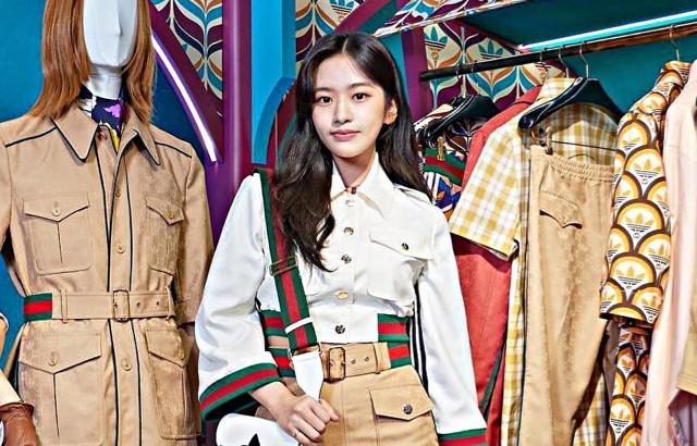 IVE AN YUJIN