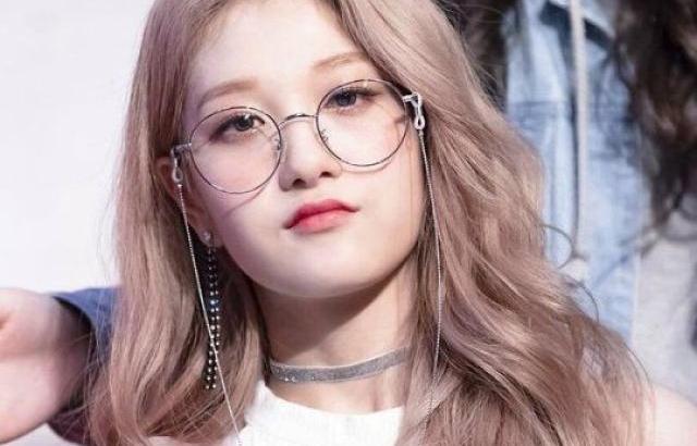 FROMIS9 Lee Seo Yeon