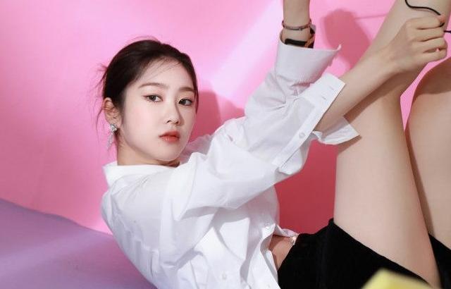 지호 Y 매거진 화보 비하인드 컷