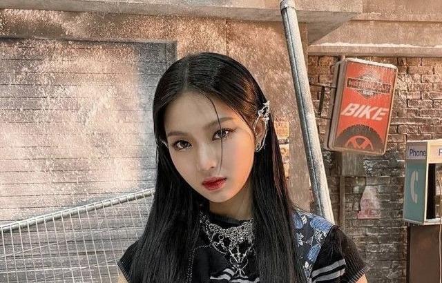 스테이씨 이채영