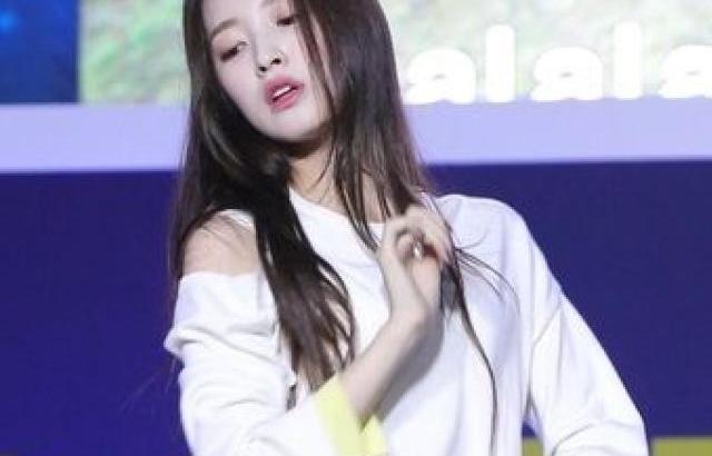 OH MY GIRL Arin