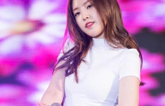 손나은