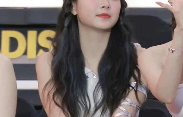 LE SSERAFIM Eunchae