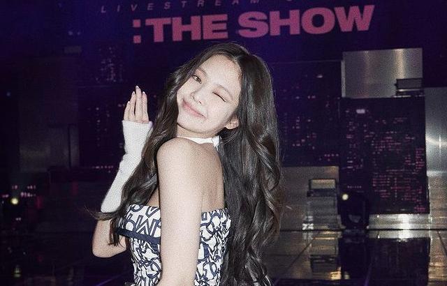 BLACKPINK JENNIE