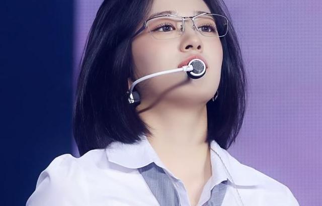아이브 안유진