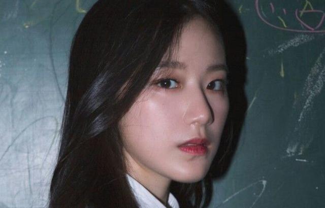뽀얀 냉미녀 슈화