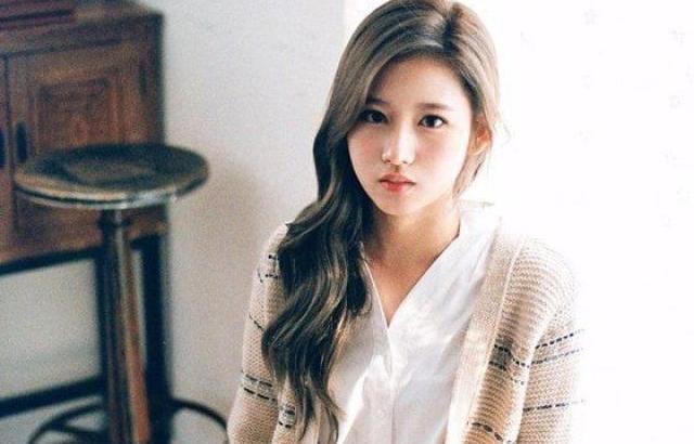 트와이스 사나