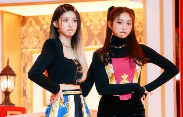 최근 데뷔한 걸그룹중 외모가 비슷한 멤버