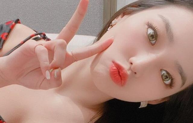 렌즈 낀 예은