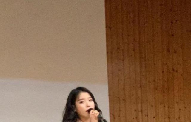 팬과 약속한대로 졸업식에 간 아이유