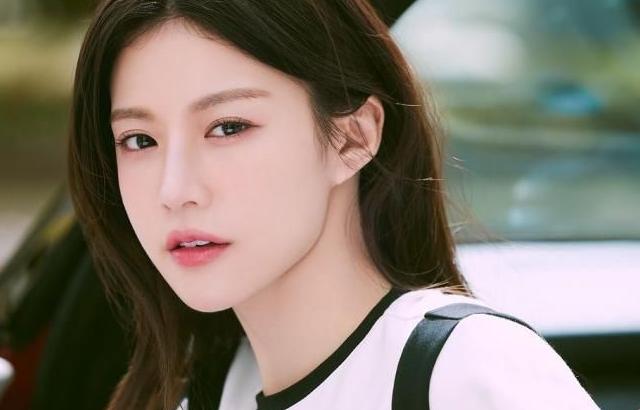 고윤정 디스커버리