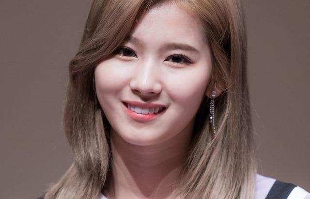 트와이스 사나