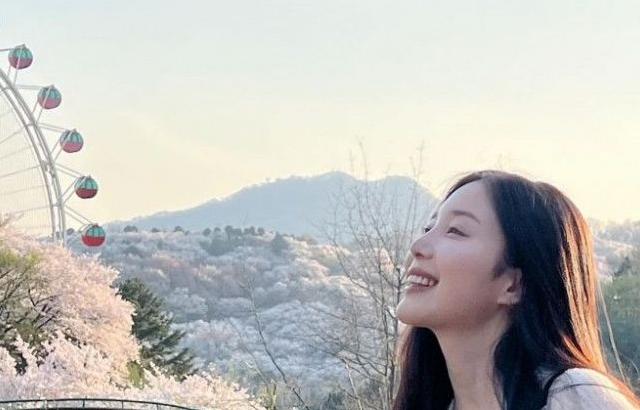 배우 윤채경