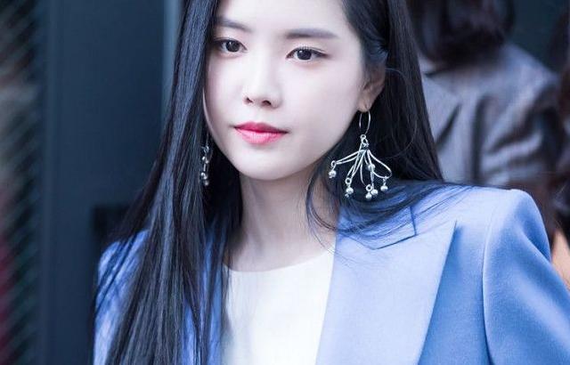 손나은
