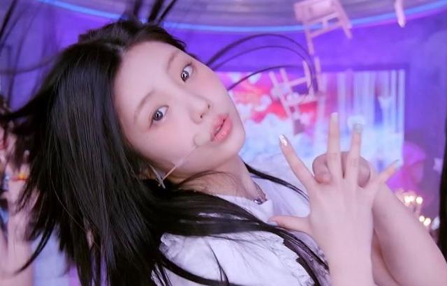 ILLIT WONHEE