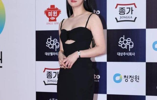 전여빈 드레스