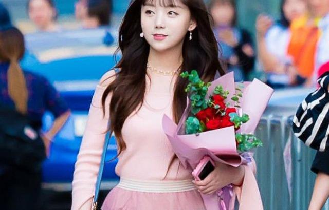 러블리즈 뮤뱅퇴근케이 김지연