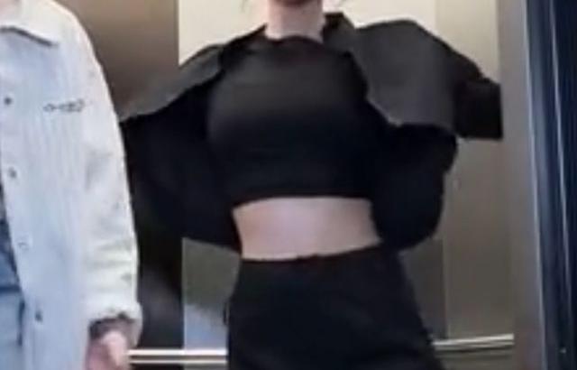 NEW JEANS  DANIELLE