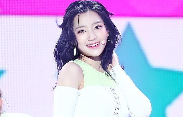 FROMIS_9  Lee Sae Rom