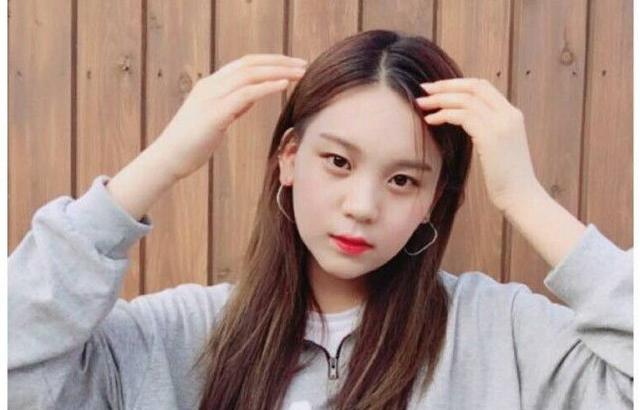 여자친구 엄지