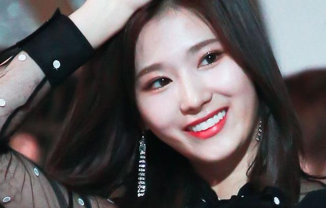 트와이스 사나