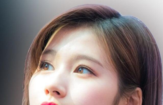 트와이스 사나