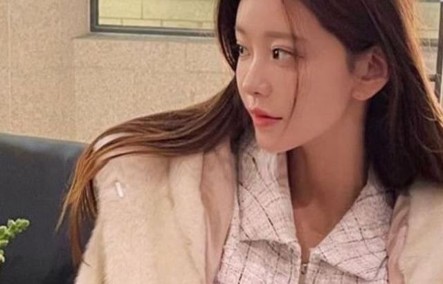 김윤희 아나운서