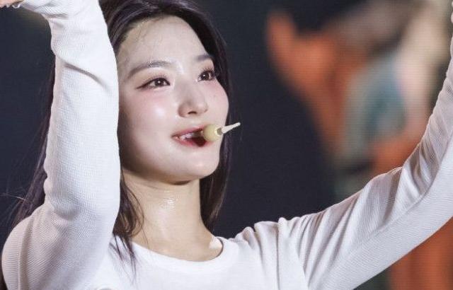 이새롬 (프로미스나인)