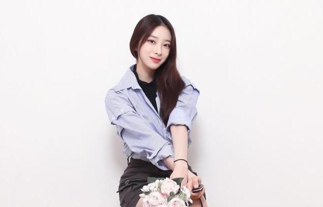 로켓펀치 윤경