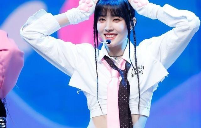 스테이씨 윤