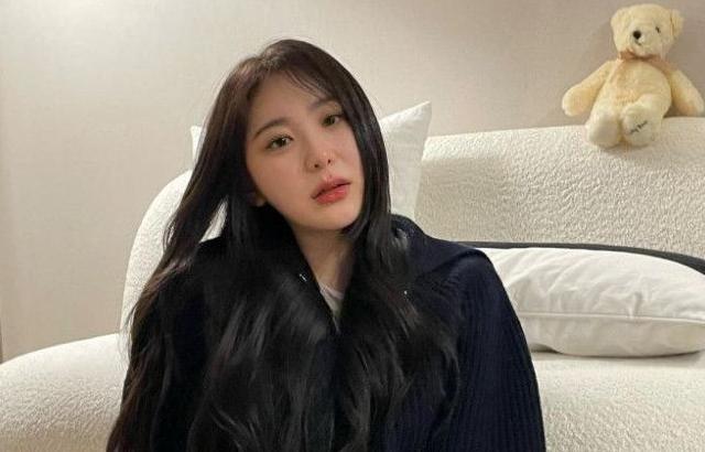 이채연