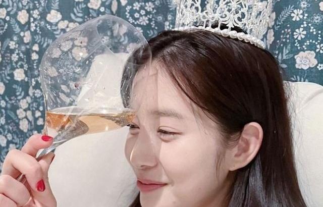 윤채경
