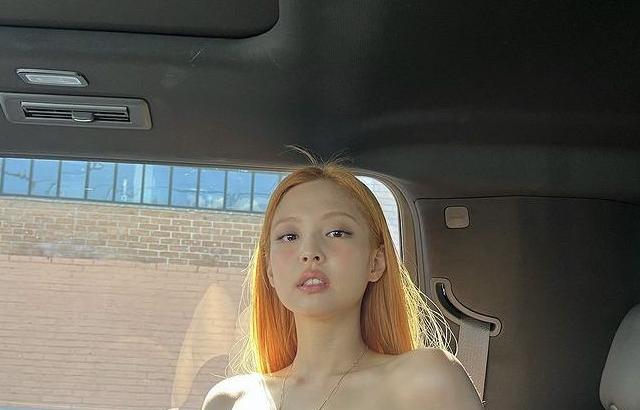 BLACKPINK JENNIE