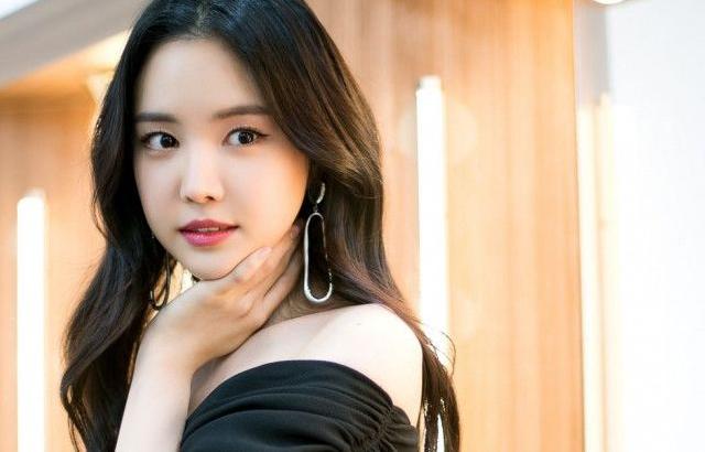 손나은