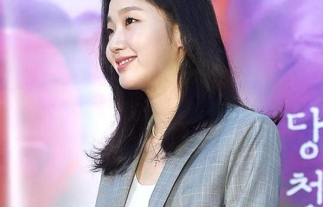 김고은