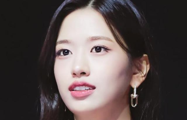 아이브 안유진