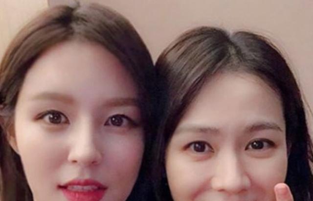조수애 아나와 손예진
