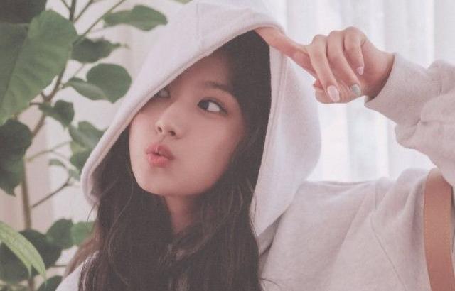 TWICE SANA