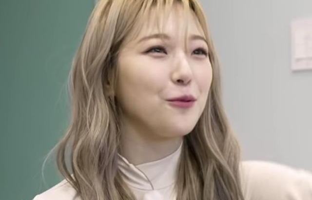 FROMIS 9  백지헌
